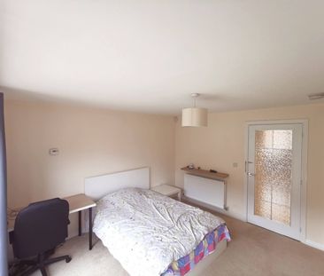 Room in a Shared House, Cherry Tree Drive, CV4 - Photo 3
