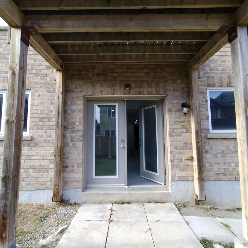 For Lease - 1461 Lormel Gate Avenue Unit# Basement, Innisfil, Ontario - Photo 1