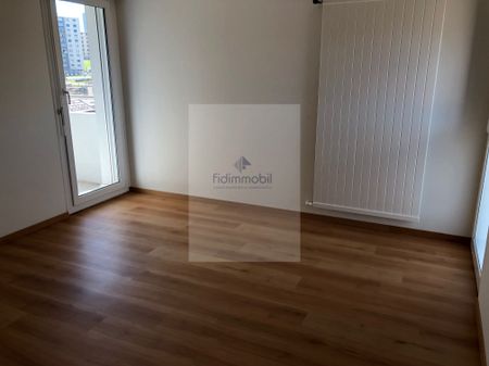 3 rooms, Fritz-Courvoisier 24, La Chaux-de-Fonds - Photo 2