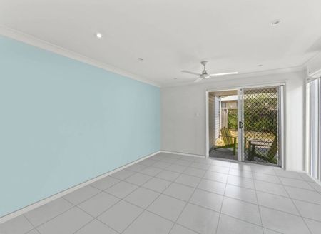 1/4 Stathis Place,BUNDAMBA - Photo 2