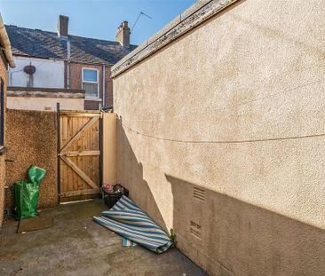 3 bedroom terraced house to rent - Photo 6