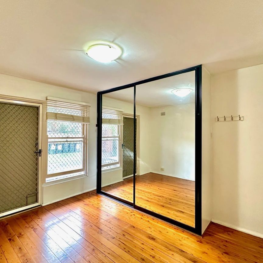 Unit 3/13 Hercules Road, - Photo 1