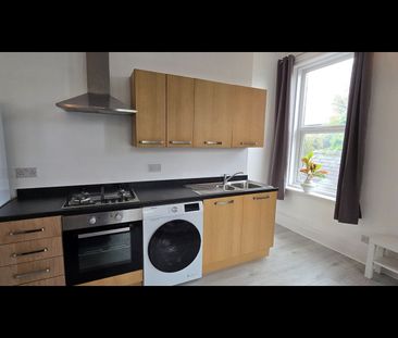 2 Bed Flat, Bennett Road, LS6 - Photo 1