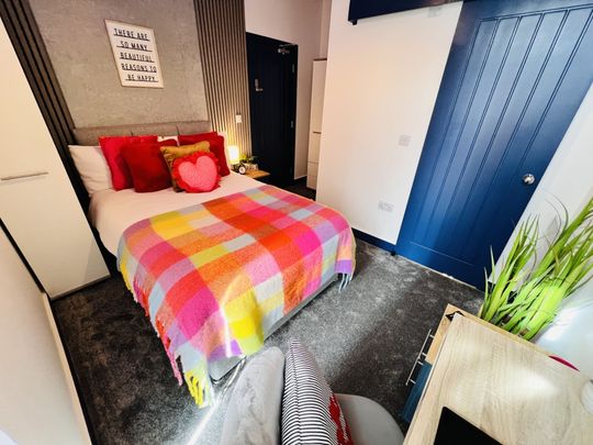 BEDROOM 2 – MEDIUM DOUBLE ENSUITE - Photo 1