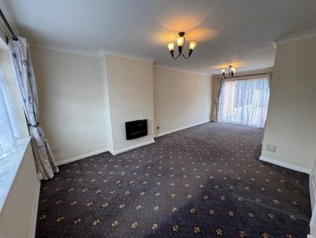 3 bedroom semi-detached house to rent - Photo 4