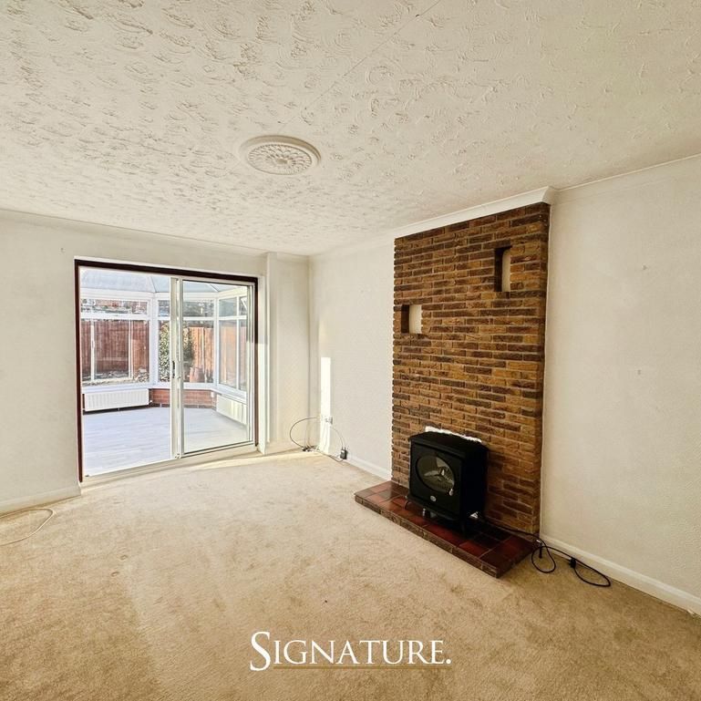 3 bedroom detached bungalow to rent - Photo 1