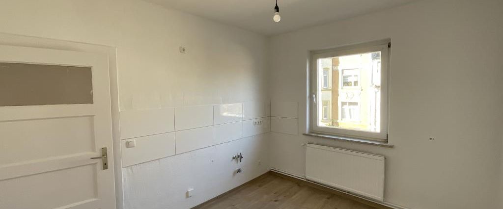 2-Zimmer-Wohnung im 2. Obergeschoss mit Badewanne in Wilhelmshaven Nähe Zentrum !!! - Photo 1