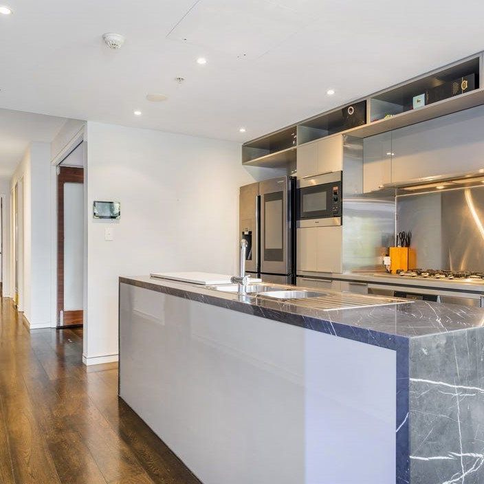 Luxurious lifestyle in a world class locale - Photo 1