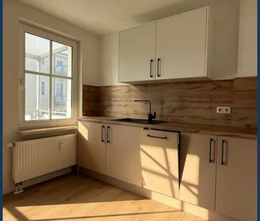 Top renovierte 2-Raumwohnung mit ca. 53,7 m² – EBK, modernem Bad & ... - Foto 1