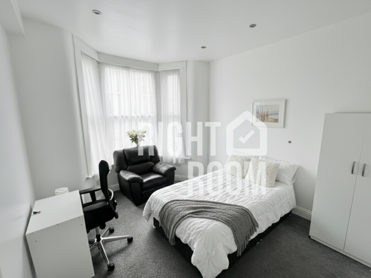 Room 1, Grosvenor Road, Forest Gate, London E7 - Photo 1