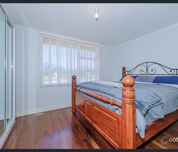 Comfortable Family Living Close to Shops & Transport - Photo 5