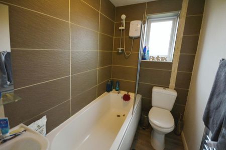 2 bedroom House To Let - Photo 5