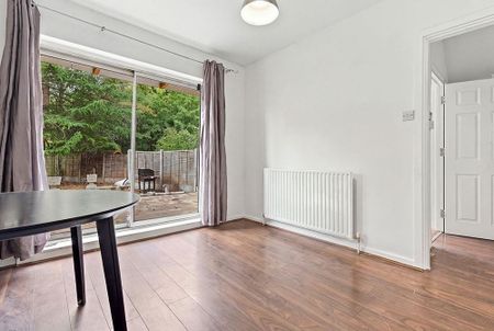 4 bedroom terraced house to rent - Photo 3