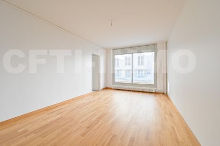 Location Appartement 2 Pièce(s) PARIS 7EME ARR. (75007) - Photo 4