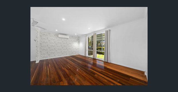 Charming Family Home in Newtown! - Photo 1