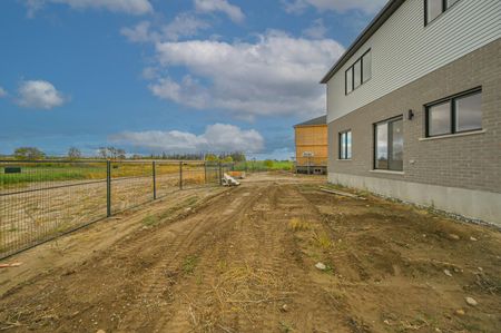 For Lease - 16 Munn Crescent, Brant, Ontario - Photo 4