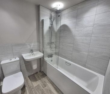 3 bedroom semi-detached house to rent - Photo 6