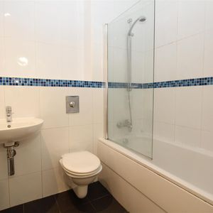 Waterloo Court, Leeds City Centre, LS10 1QN - Photo 2