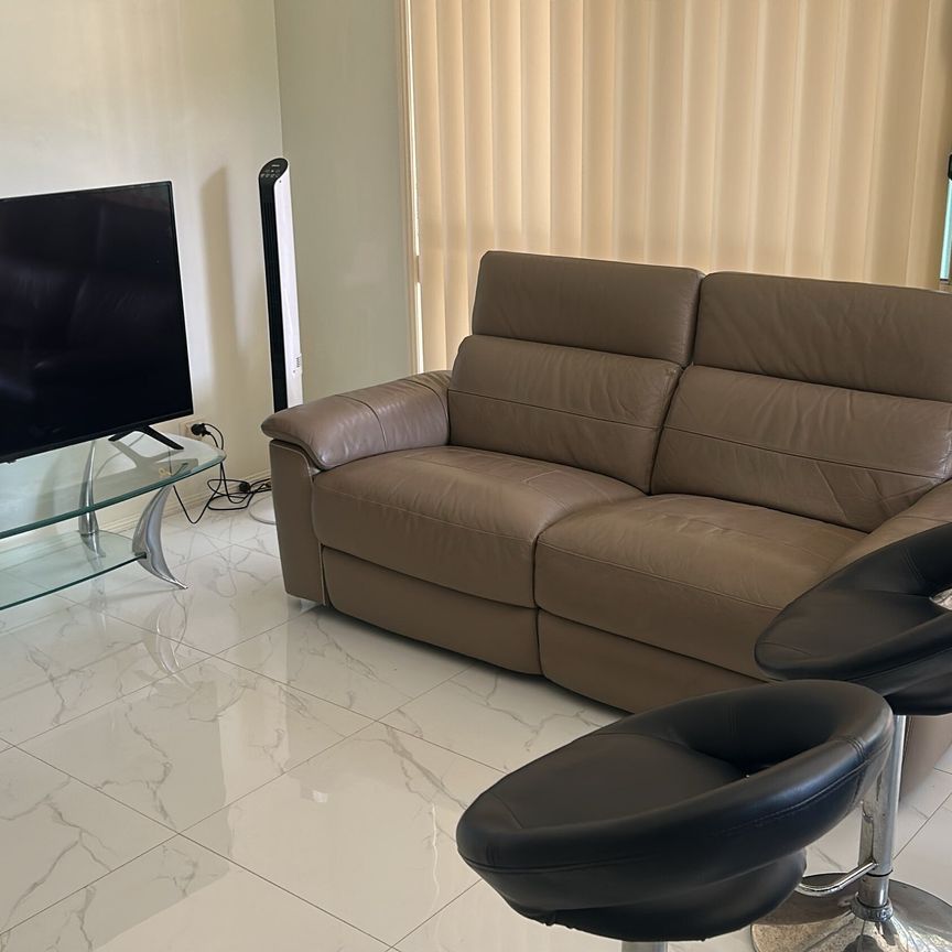 Springfield Lakes - Photo 1