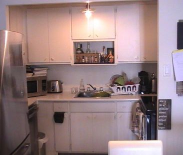 Beau 4 1/2 Vieux Longueuil style condo à louer - Béton - Photo 4