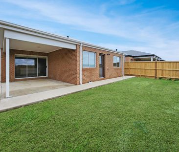 Quality Family Home - Club Armstrong Included! - Photo 2