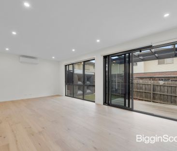 Your Family Home with Walking Distance to East Doncaster Secondary ... - Photo 2