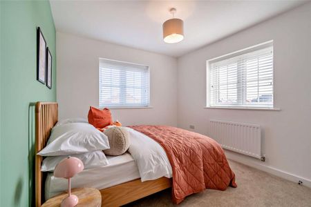 3 bedroom semi-detached house to rent - Photo 3