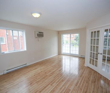 Condo, 5 1/2 Saint-Hubert, libre 1er mars 2026, Électricité inclu, ... - Photo 4