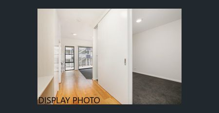 Modern One Bedroom/Studio Apartment - Photo 4