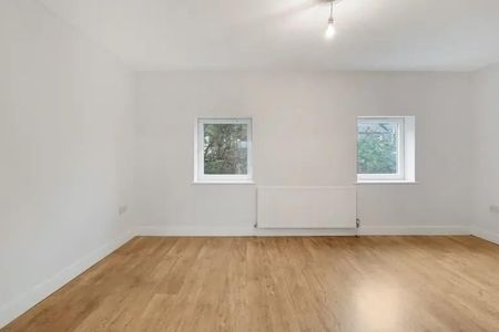 1 Bed Flat, Newham Way, E6 - Photo 4