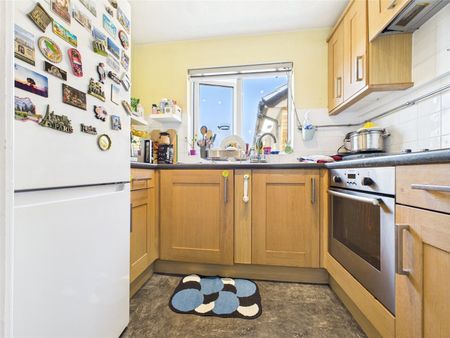 Harvesters Close, Isleworth, Middlesex, TW7 - Photo 4