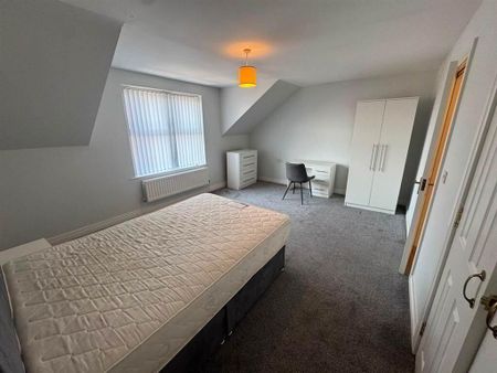 11 Lanyon Manor, Lanyon Manor, 2 - 4 Eglantine Place, Belfast, BT9 6EY - Photo 3