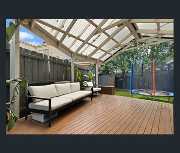 Charming Weatherboard Living in a Quiet, Convenient Location - Photo 6