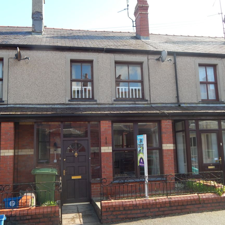 Friars Avenue, Bangor, Gwynedd, LL57 - Photo 1