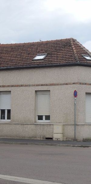 Appartement à louer - REIMS- RUE DE COURCELLES- GARE - Photo 1