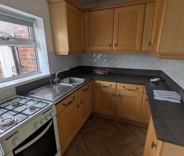 2 bedroom semi-detached house to rent - Photo 6