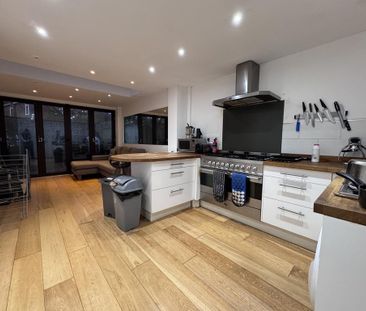 1 bedroom in a house share to rent - Photo 3
