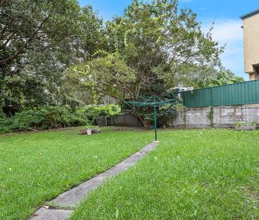 Low Maintenance - Photo 6