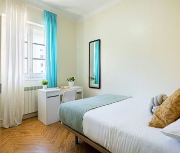 Calle de O'Donnell, Madrid, Community of Madrid 28009 - Photo 1