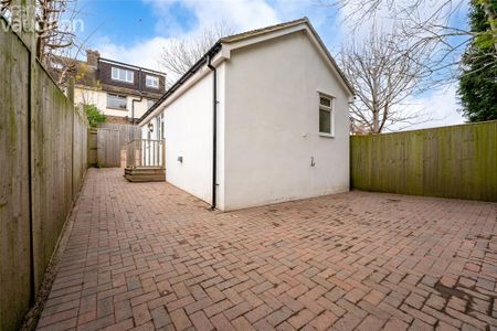 1 bedroom detached house to rent - Photo 4