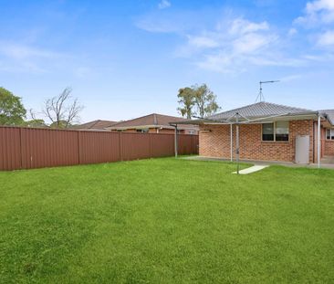 Refurbished 3-Bedroom Duplex in Quiet Cul-de-Sac - Photo 6
