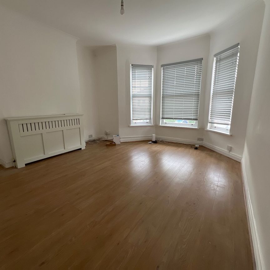 2 Bed Flat, St Fillans Road, SE6 - Photo 1