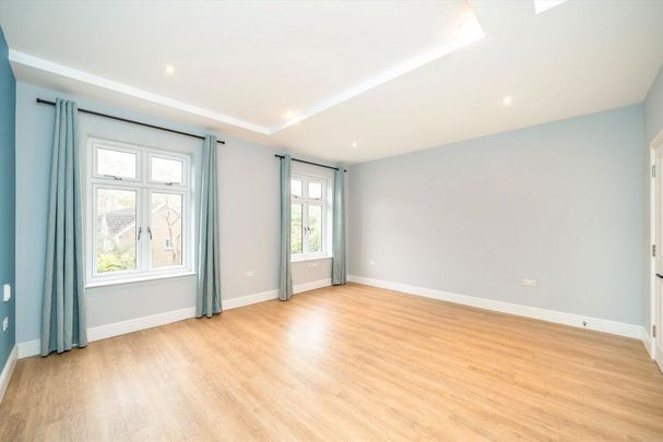 4 bedroom terraced house to rent - Photo 1
