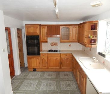 3 bedroom terraced house to rent - Photo 3