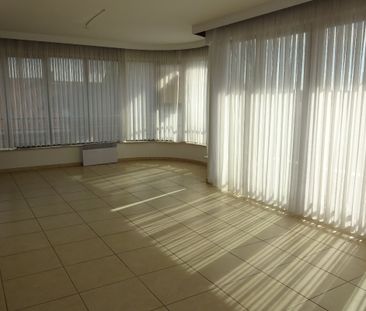 Appartement te huur met twee slaapkamers - Photo 2