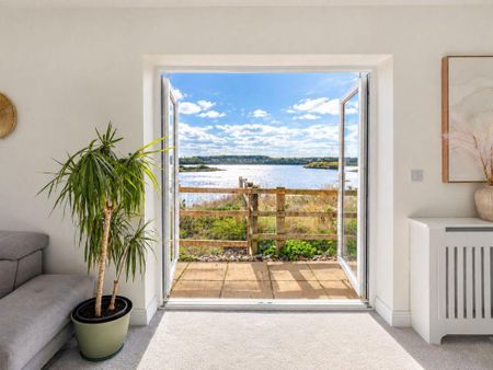 4 bedroom detached house to rent - Photo 2