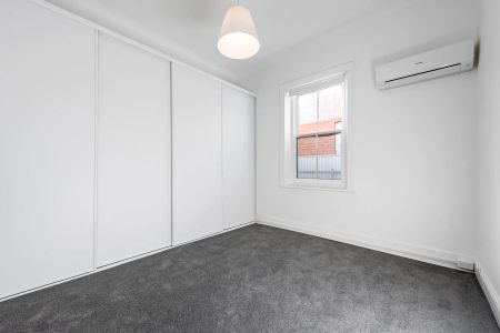 Freshly renovated cottage close to cbd - Photo 3