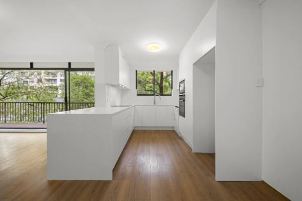 2b/17-19 Waverley Street, Bondi Junction. - Photo 1