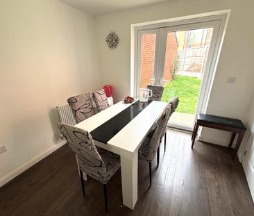 3 bedroom semi-detached house to rent - Photo 3