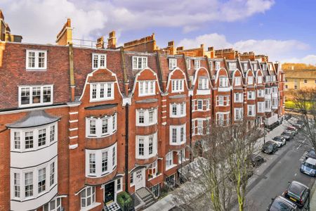 Sloane Court West, Chelsea SW3 - Photo 2